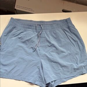 Lululemon men’s size extra large 5 inch inseam shorts baby blue